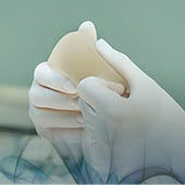 豊胸シリコンの新常識【意外と知らない寿命と安全性の話】