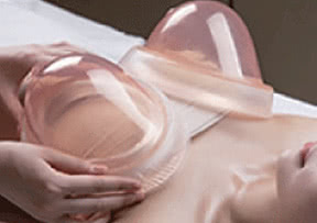 ③乳房拡張機器の併用